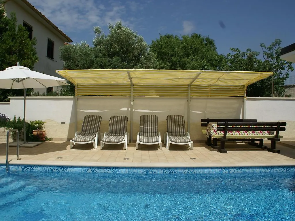 Comfy Apartment In Vinkuran With The Beach Nearby Medulin 0*,